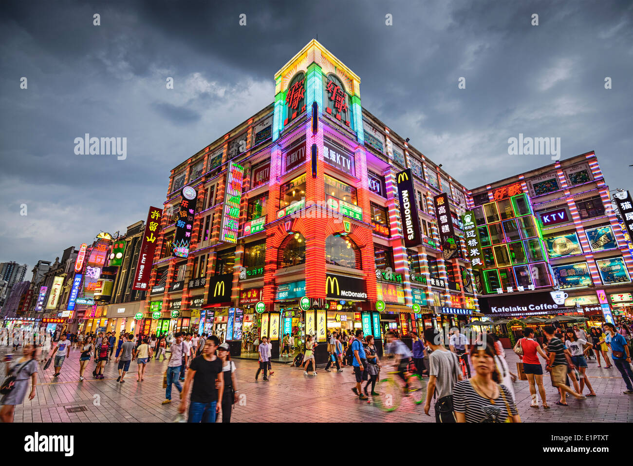 Shangxiajiu Fußgängerzone in Guangzhou, China. Stockfoto