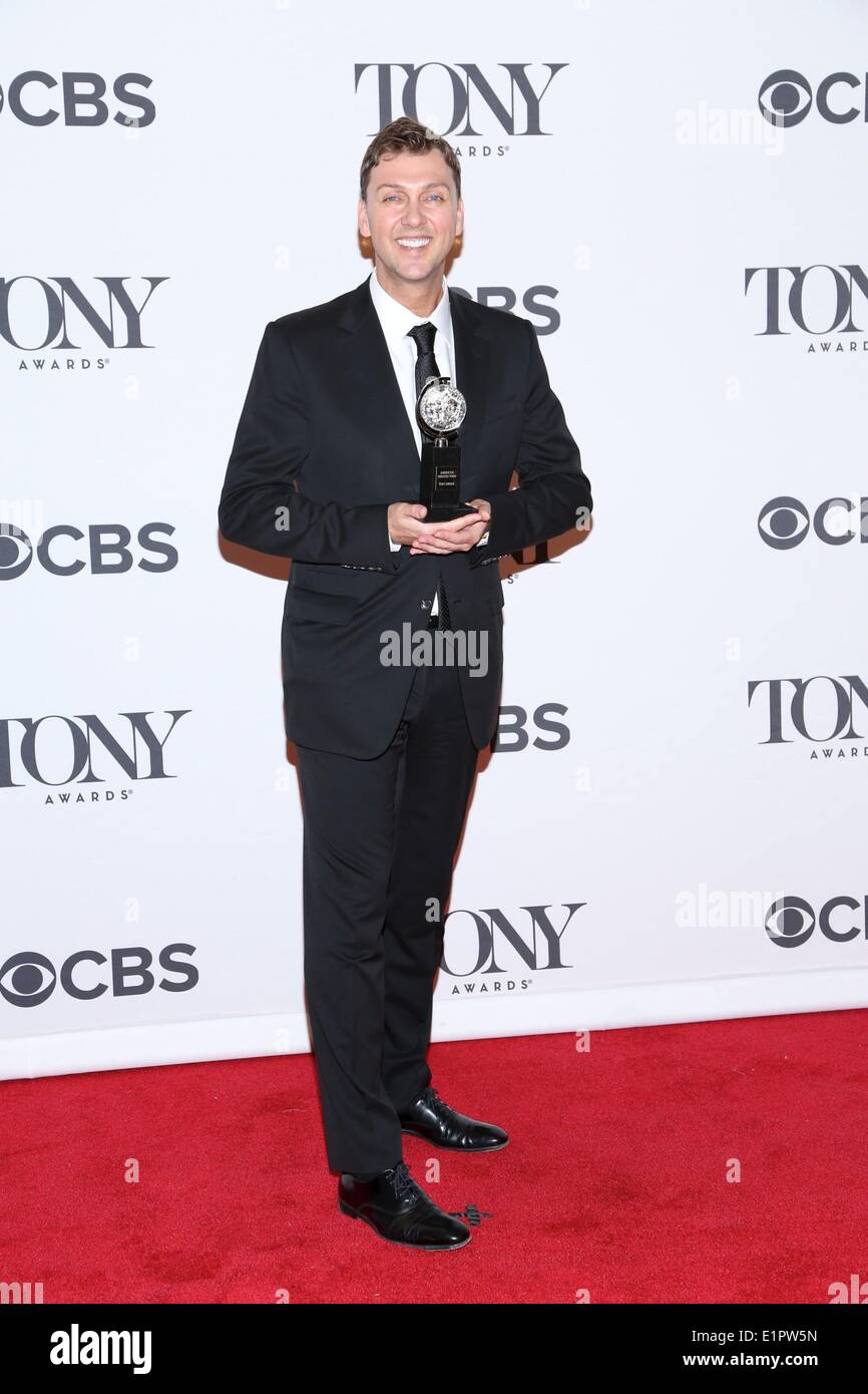 New York, NY, USA. 8. Juni 2014. Warren Carlyle im Presseraum für die 68. Annual Tony Awards 2014 - Press Room, Radio City Music Hall, New York, NY 8. Juni 2014. Bildnachweis: Andres Otero/Everett Collection/Alamy Live-Nachrichten Stockfoto