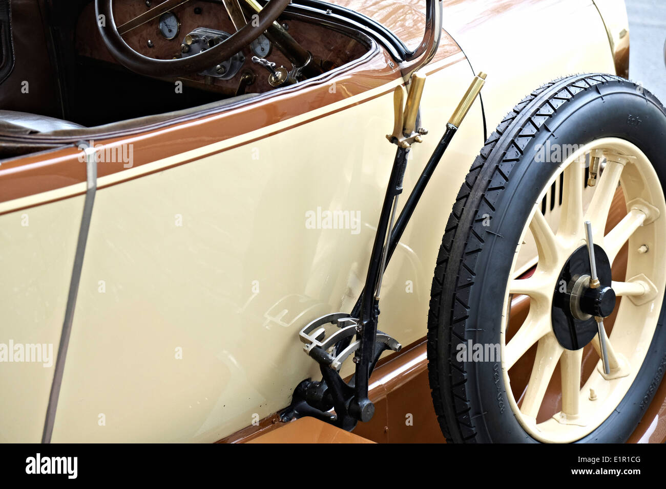 Feststellbremse eines Vorkriegs-Autos, Opel 8/20 Spitzkühler, 1920 Stockfoto
