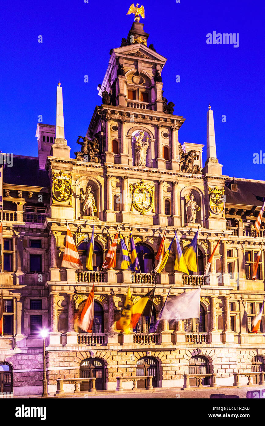 Das Rathaus (Stadhuis) in dem Grote Markt, Hauptplatz in Antwerpen, Belgien. Stockfoto