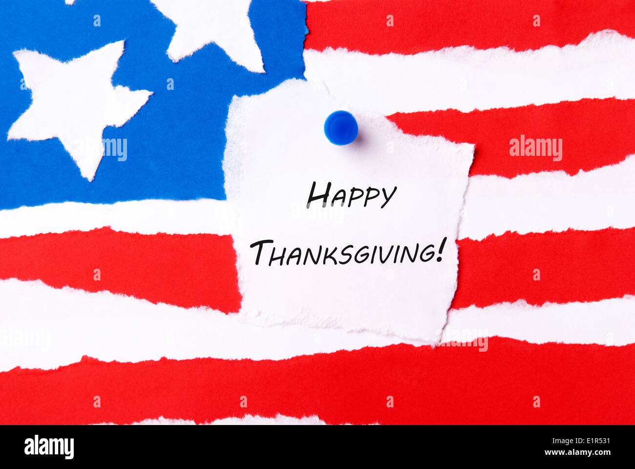 Happy Thanksgiving Hinweis auf eine amerikanische Flagge Hintergrund Stockfoto