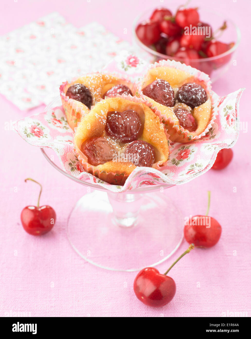Mini Kirsch clafoutis Stockfoto