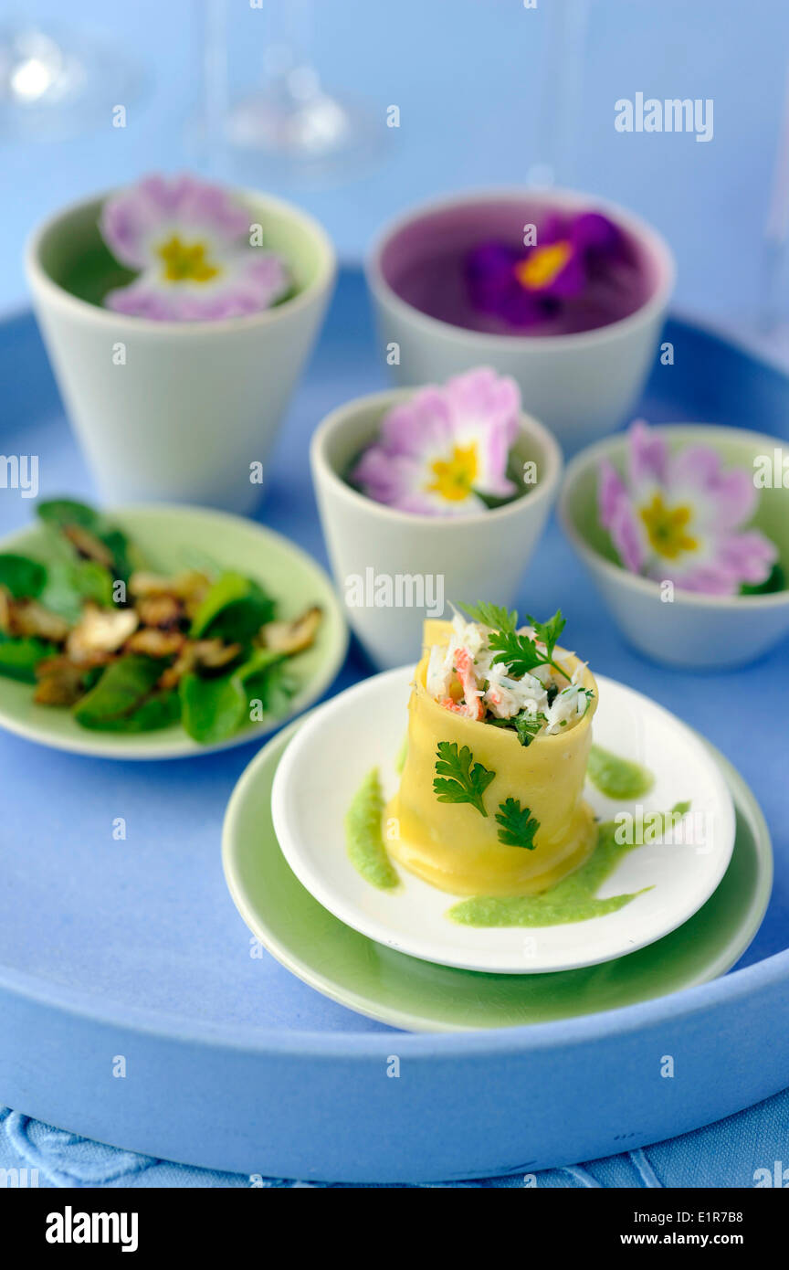 Schalentiere Canellonis mit Knoblauch-Creme Stockfoto