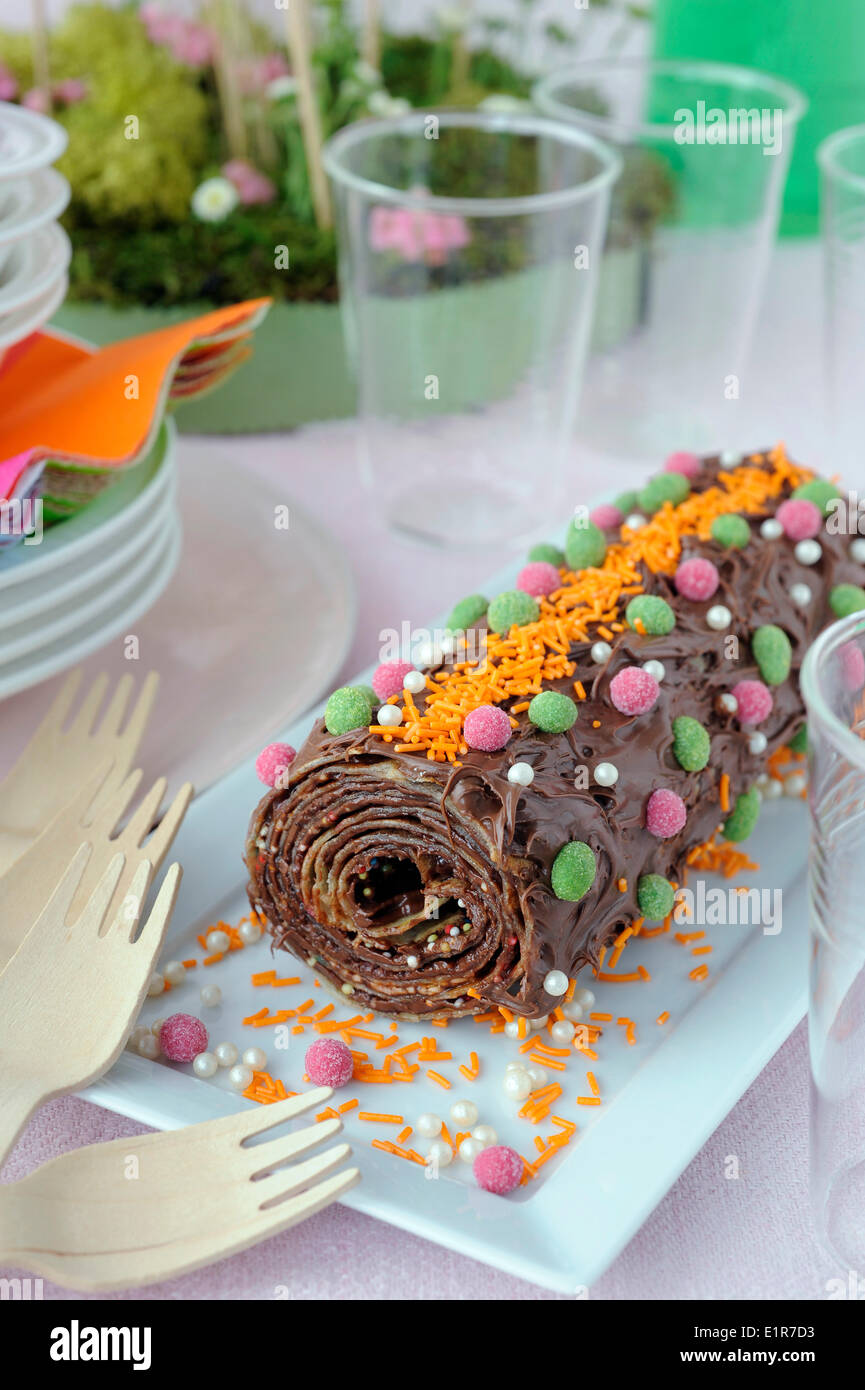Gerollt, Krepp und Nutella Log Kuchen Stockfoto