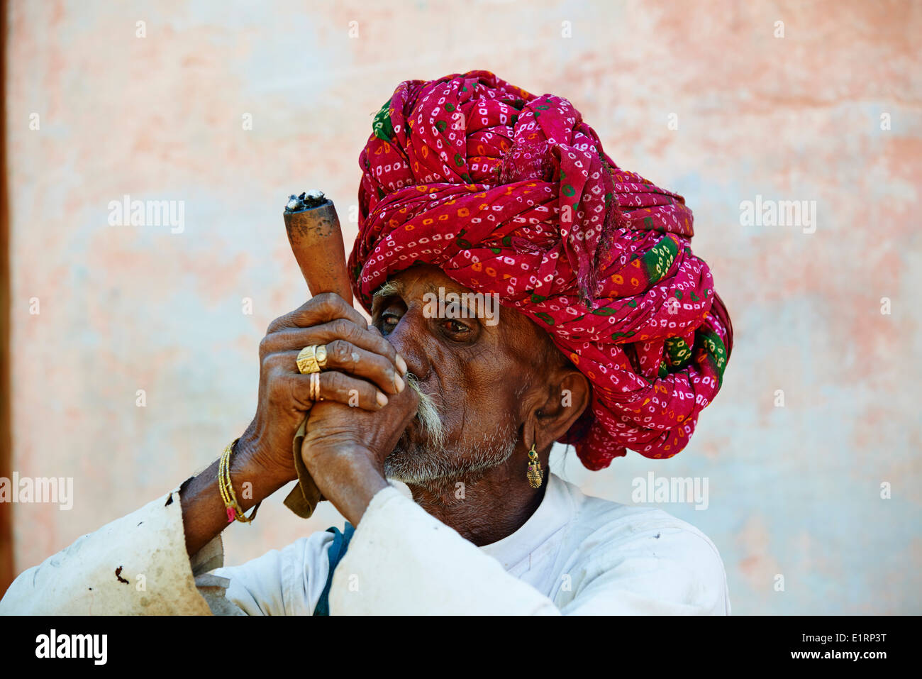 Indien, Rajasthan, Gura Ajba-Dorf um Jodhpur, Devasi ethnische Gruppe, Basanaram Devasi, 60 alt Stockfoto