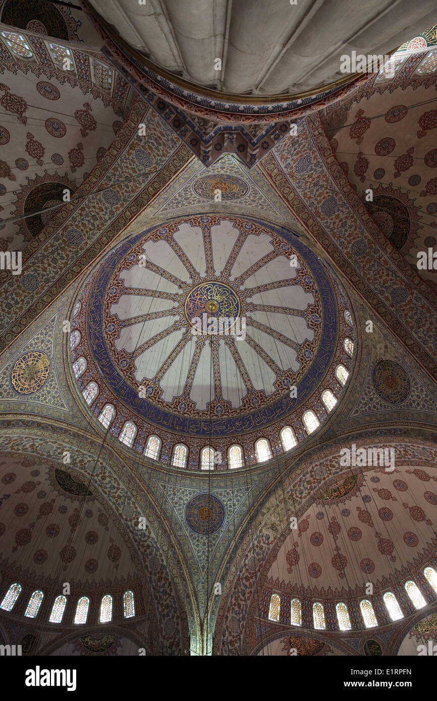 Innere des Sultan Ahmed Mosque, auch als die blaue Moschee in Istanbul, Türkei Stockfoto
