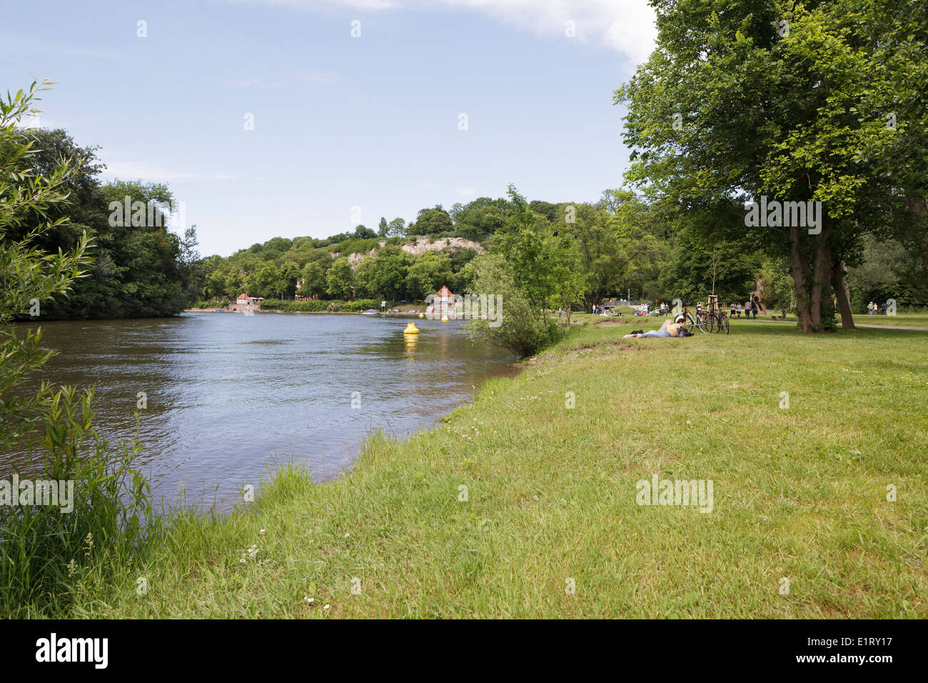 Fluss Saale von der Ziegelwiese, Halle Saale, Sachsen Anhalt, Deutschland Stockfoto