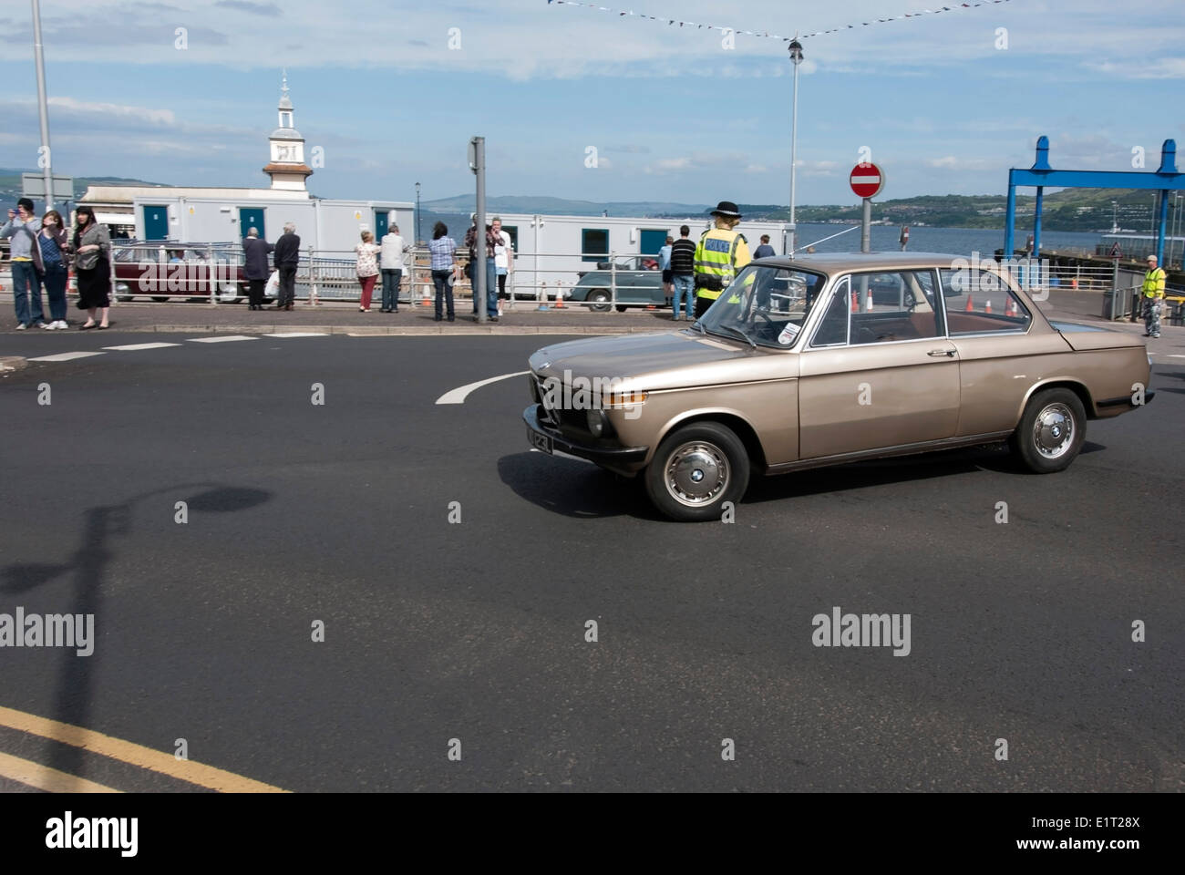 1972 bronze BMW 2002 zwei Tür Coupe Sportwagen Stockfoto