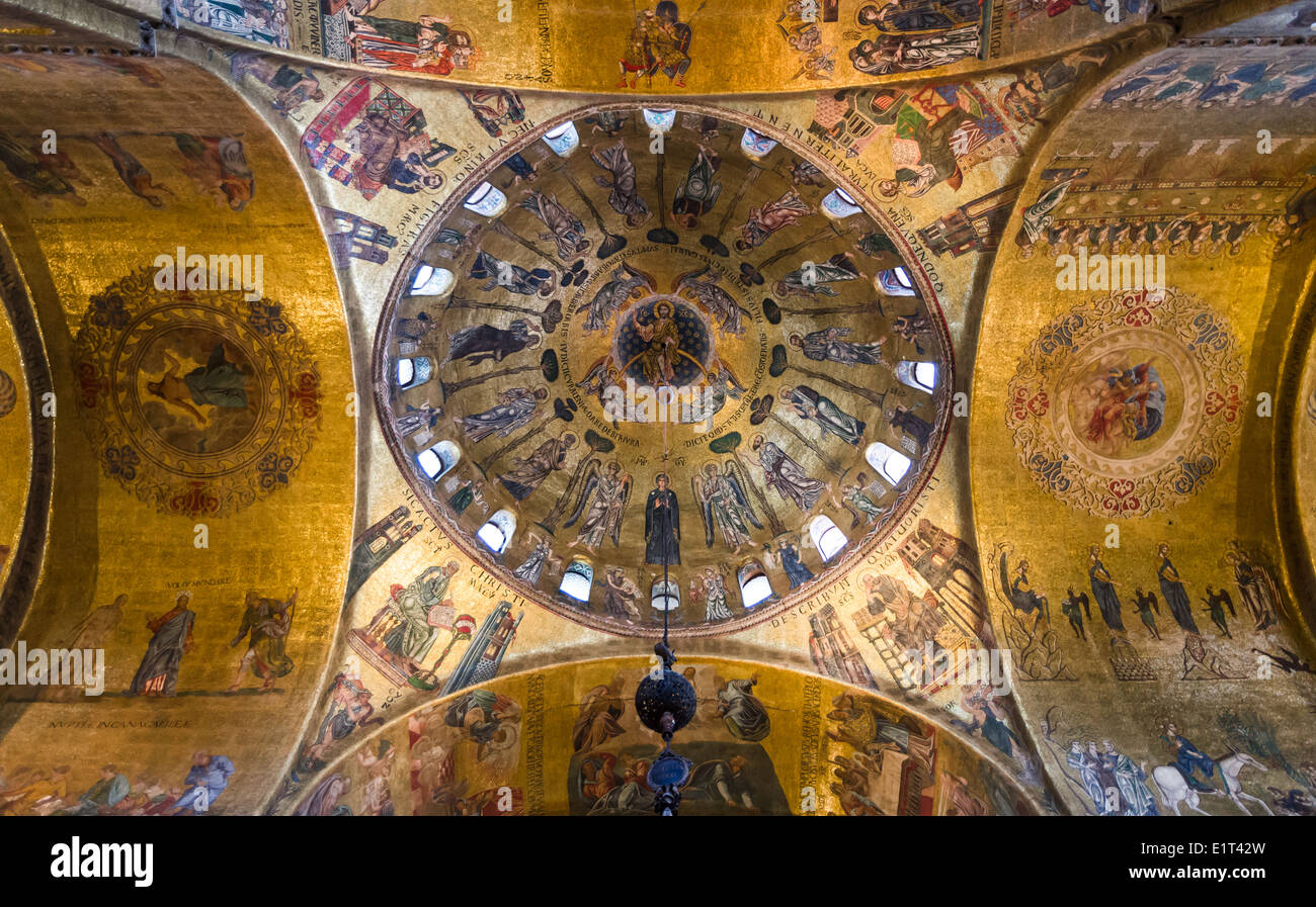 Byzantinischen Stil gemalten Kuppel der Basilika di San Marco, Venedig, Wahrzeichen von Italien. Stockfoto