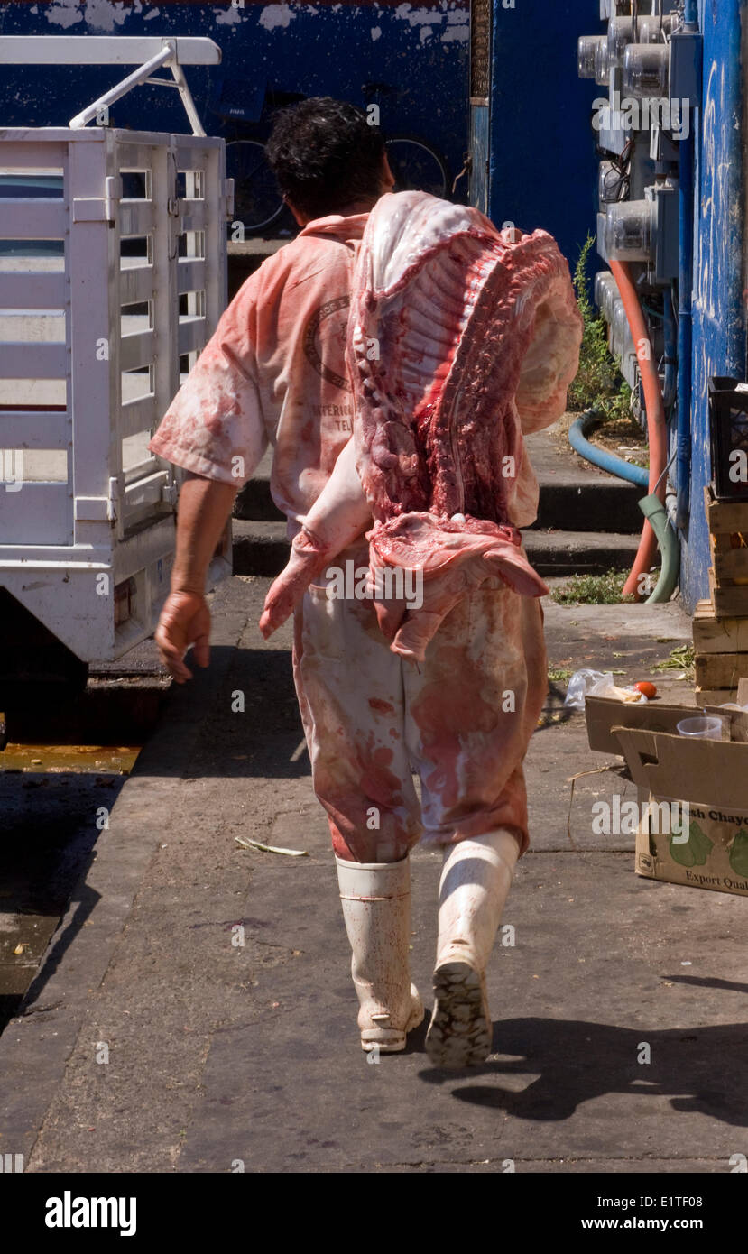 Metzger liefert Fleisch in Zihuatanejo, Mexiko Stockfoto