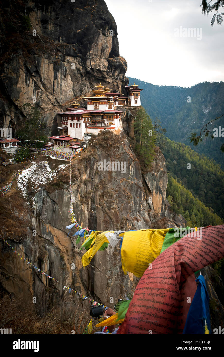 (Tiger Nest) Taktsang Kloster ragt über Paro, Bhutan Stockfoto