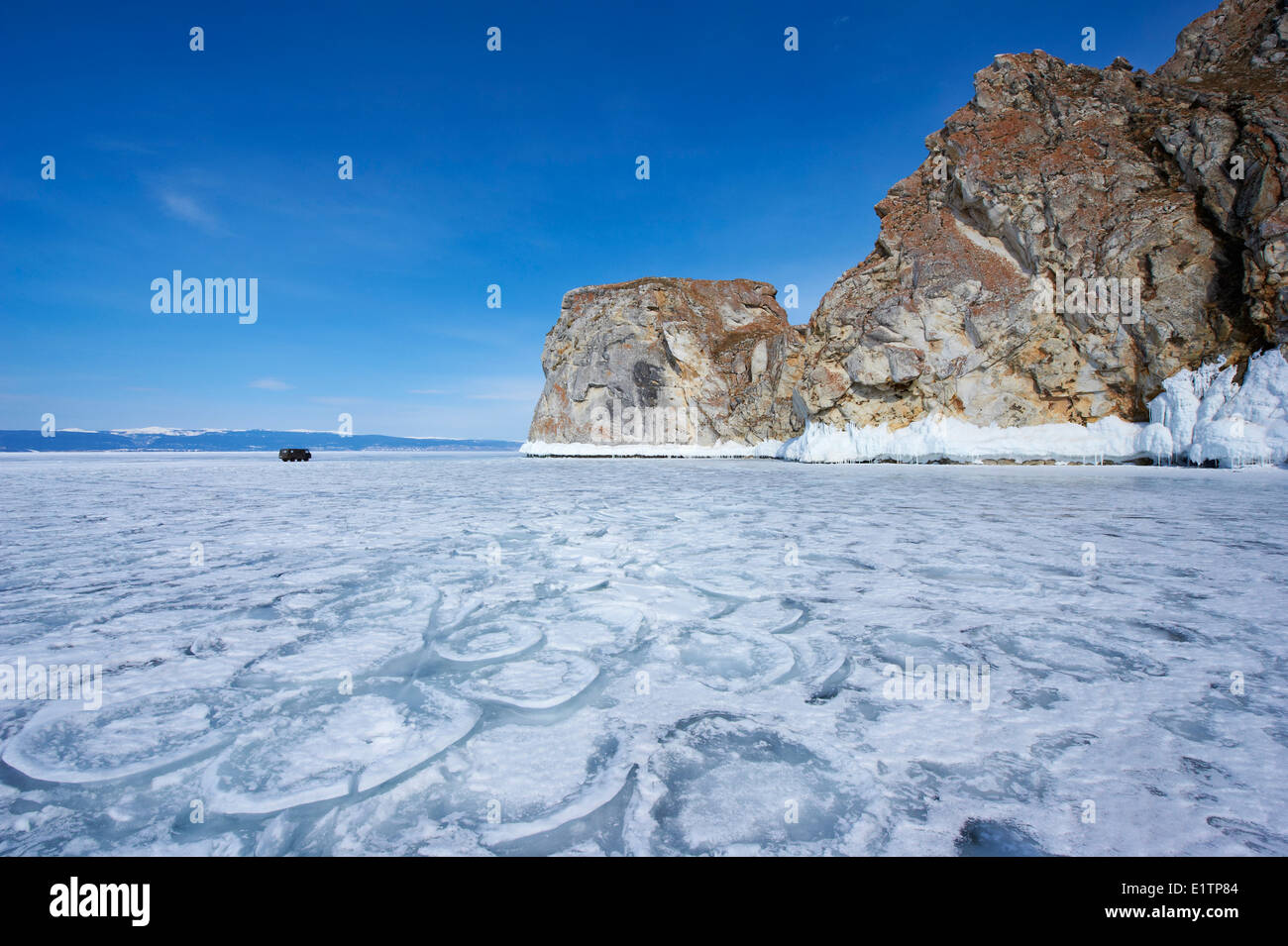 Russland, Sibirien, Region Irkutsk, Baikalsee, Maloje More (kleines Meer), gefrorene See im Winter, Olchon Stockfoto