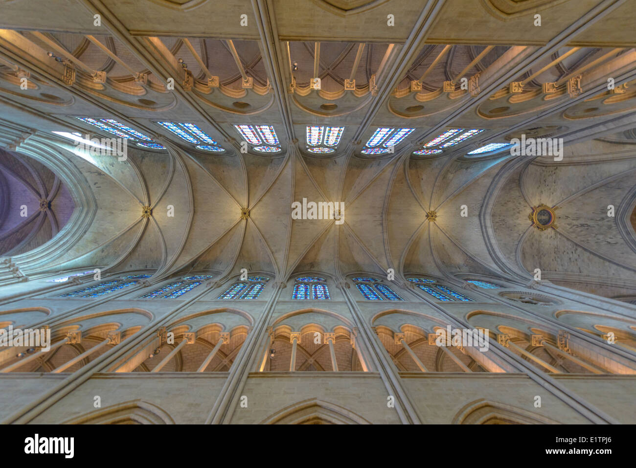 Innere architektonische Details von Notre-Dame in Paris, Frankreich Stockfoto
