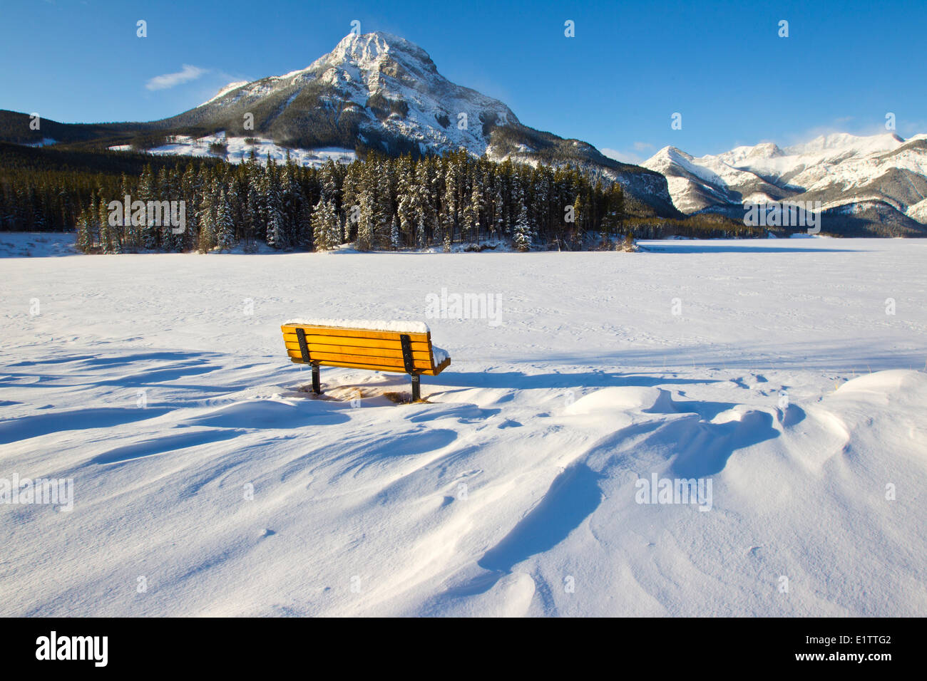 Stausee-Picknick-Bereich im Winter, Kananaskis Trail, Alberta, Kanada Stockfoto