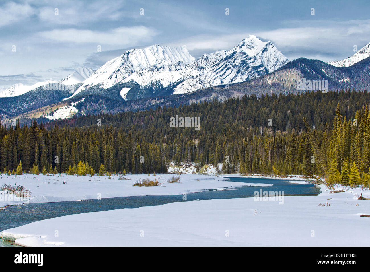 Schneebedeckte Berge, Sinclair Pass, Kootney Nationalpark, British Columbia, Kanada Stockfoto