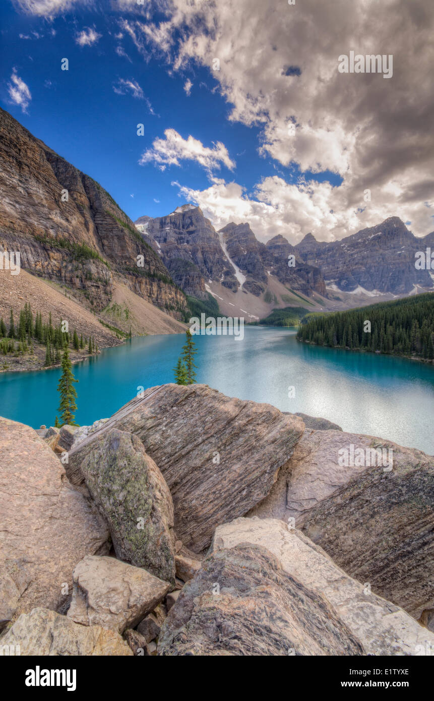 Moraine Lake und das Tal der zehn Gipfel, Banff Nationalpark, Alberta, Kanada. Stockfoto