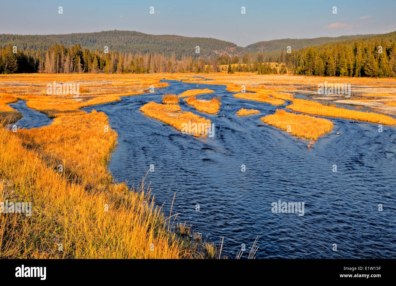 Verworrenen Creek, Firehole Lake Drive, Yellowstone-Nationalpark, Wyoming, USA Stockfoto