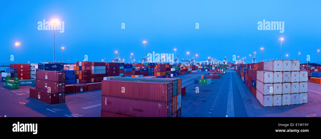 See-Container am Delta Hafenterminals. Stockfoto