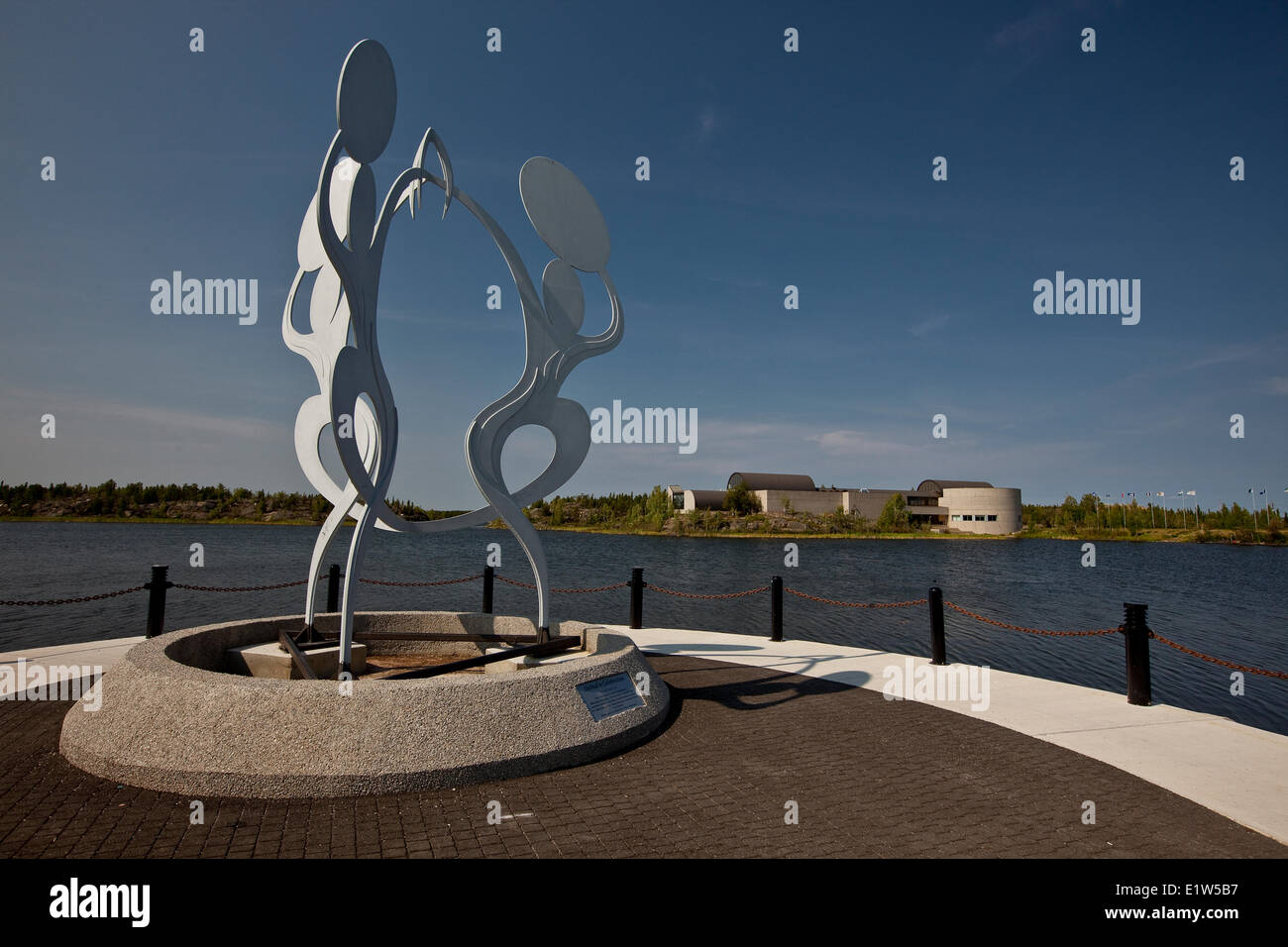 "Geeint in der Feier" Skulptur und North Heritage Centre, Yellowknife, NWT. Stockfoto