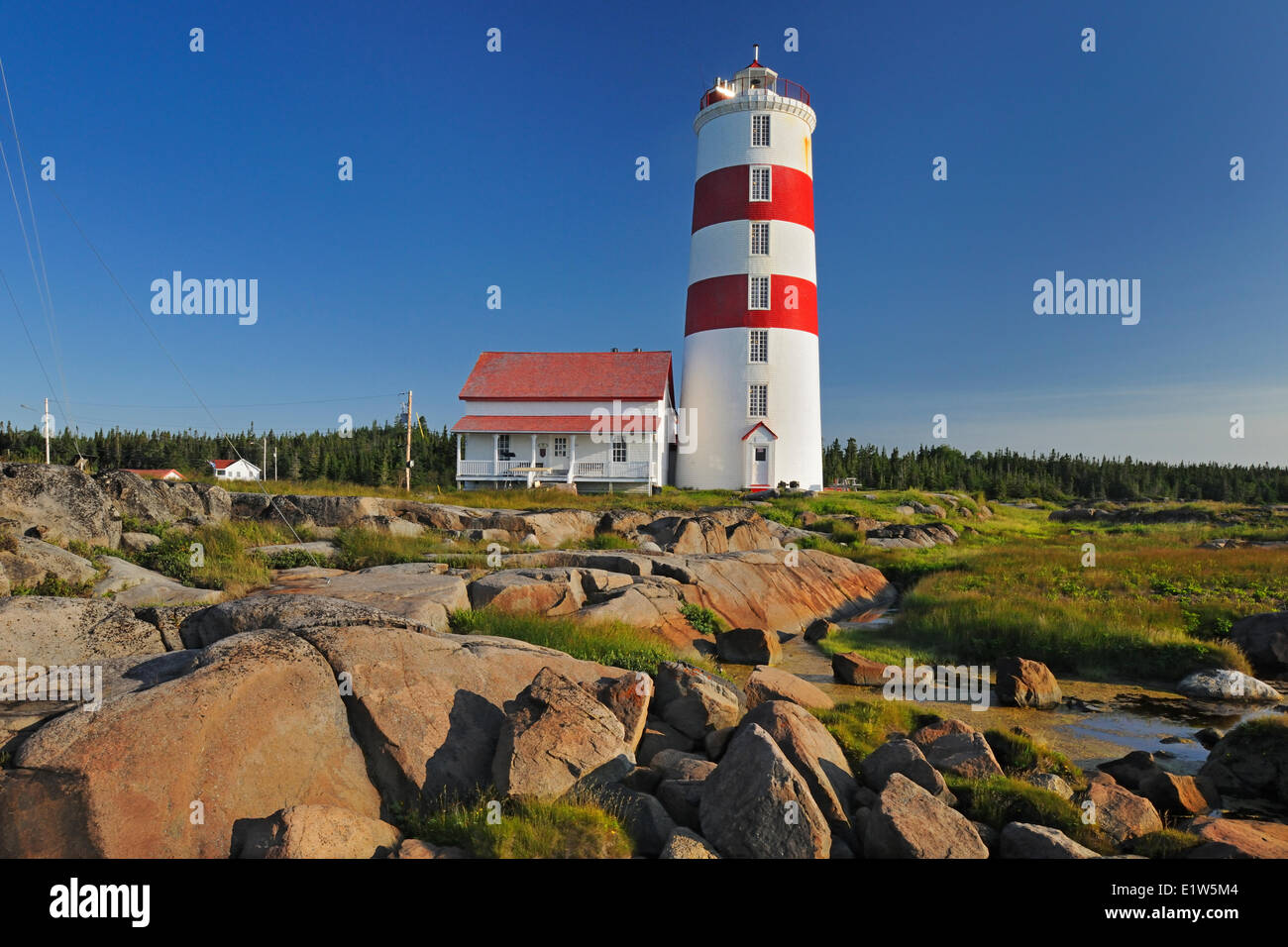 Pointe-des-Monts Leuchtturm, Baie Trinite, Quebec, Kanada Stockfoto