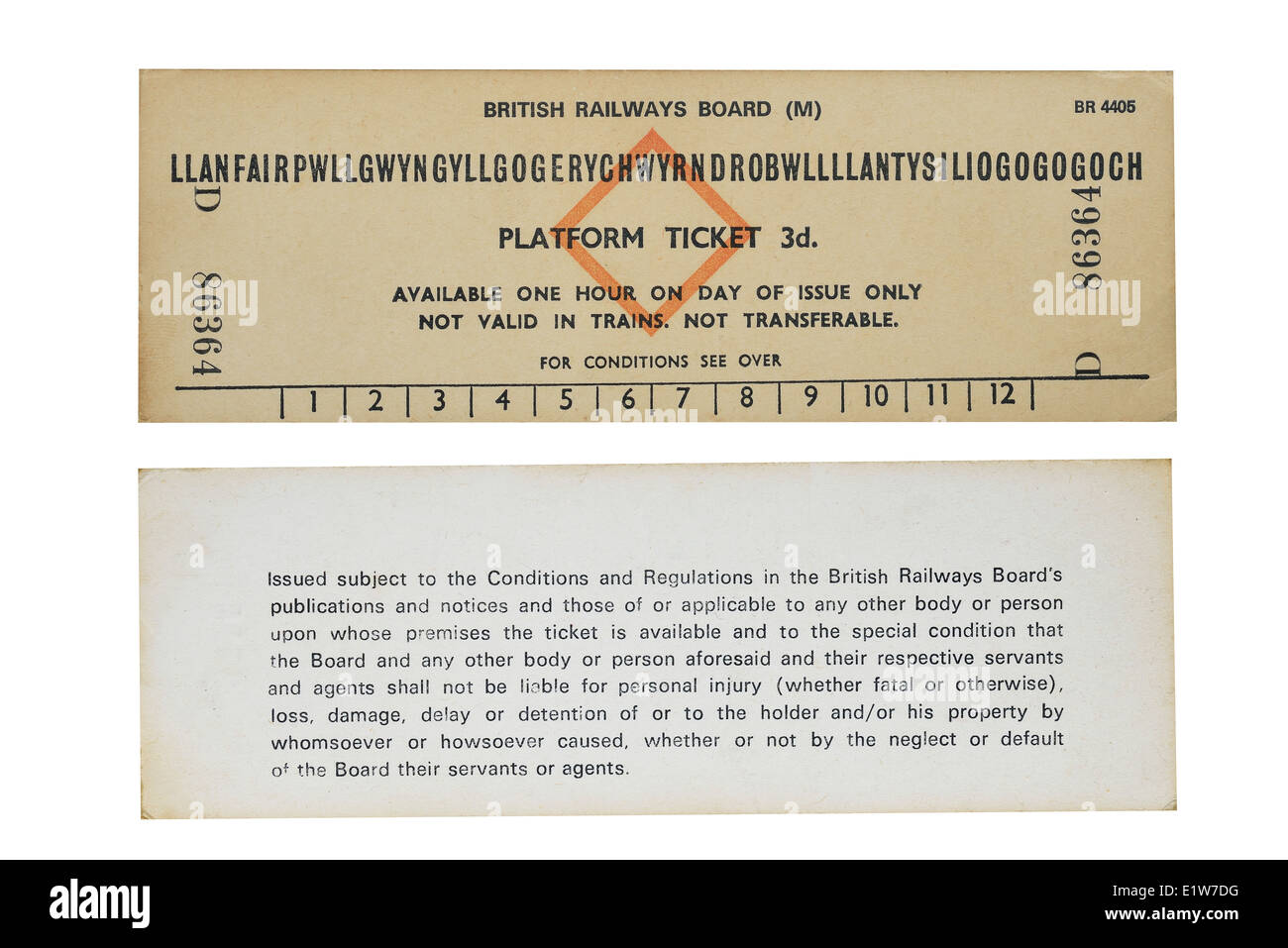 Llanfairpwllgwyngylgyllgogerychwyrndrobwll-llantysiliogogogoch oder Llanfairpwll, oder Llanfairpwllgwyngyll, oder Llanfair PG, oder einfach L, Wales, Großbritannien Stockfoto