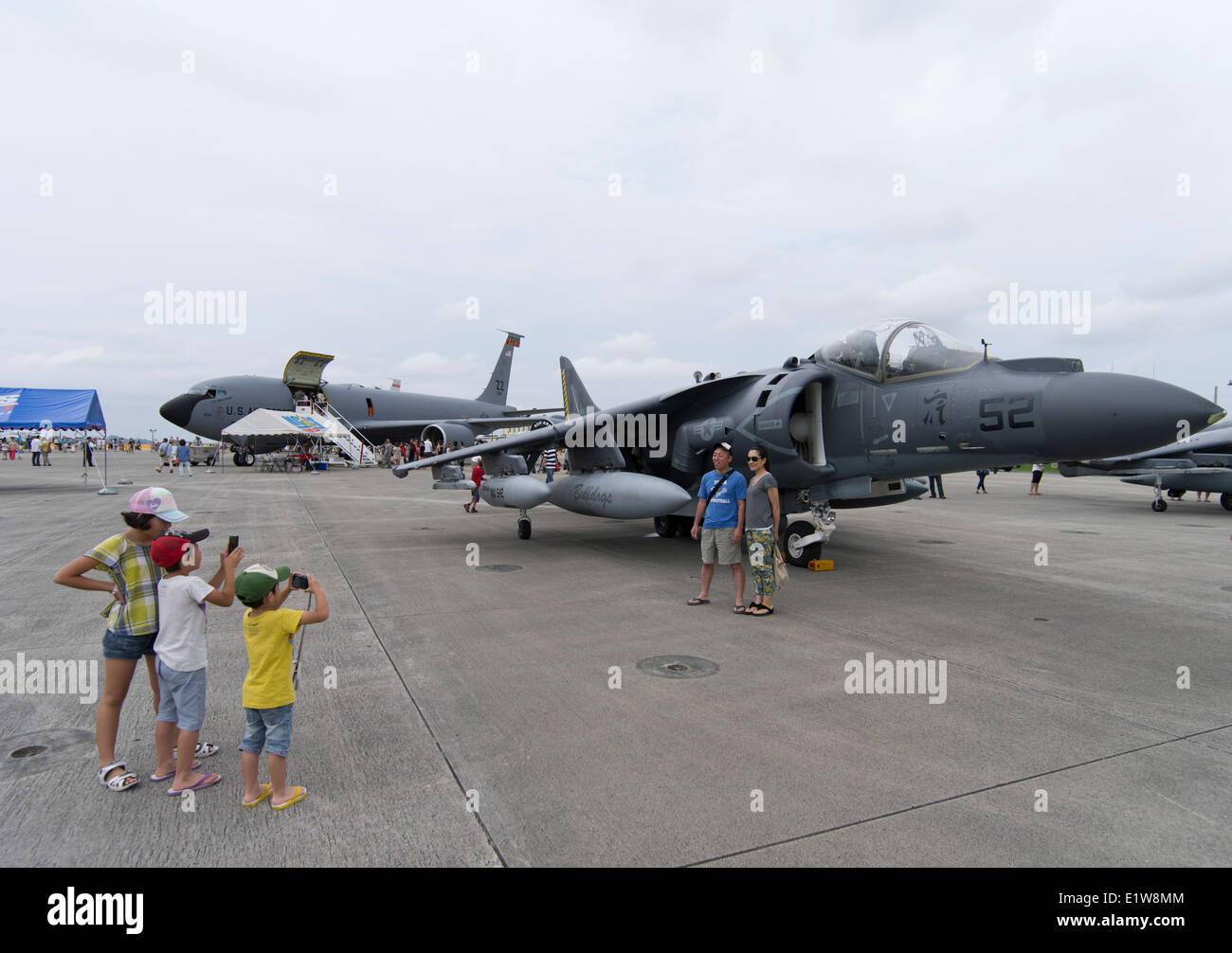 Futenma Flightline Festival sind Local Nationals (Japanisch) auf der Marine Corps Air Station Futenma Okinawa Japan erlaubt. Stockfoto