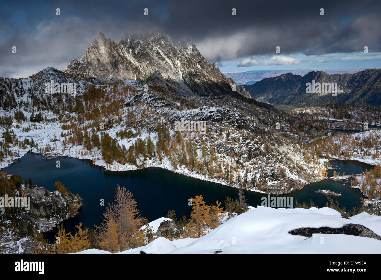 Perfektion-See und dem Prusik Peak, Verzauberungen Becken, Alpenseen Wildnis, US-Bundesstaat Washington, Vereinigte Staaten von Amerika Stockfoto