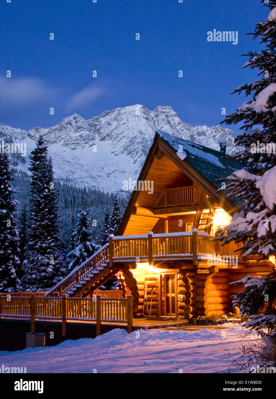 Island Lake Lodge in der Nähe von Fernie, BC, Kanada. Stockfoto