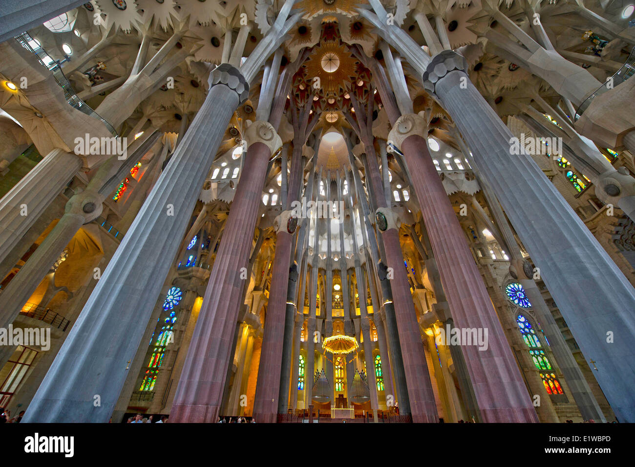Innenraum der Kathedrale Sagrada Familia. Barcelona, Spanien Stockfoto