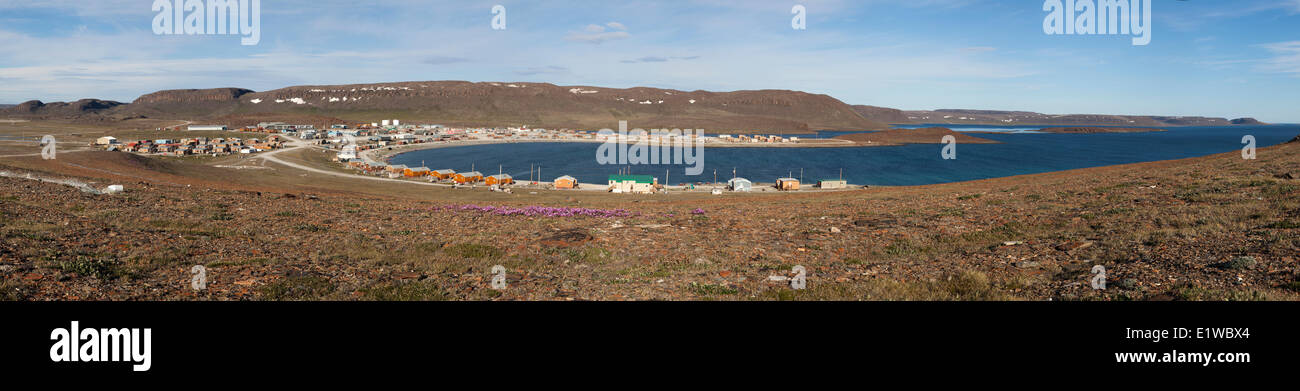 Der Weiler Ulukhaktok oder Holman, in Nordwest-Territorien, Kanada. Stockfoto