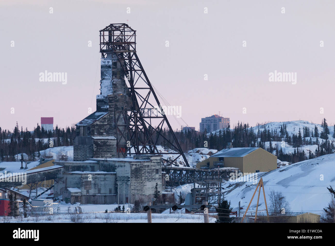 Der Hauptrahmen Kopf an den verlassenen Giant Mine, etwas außerhalb von Yellowknife, Northwest Territories, Kanada. Stockfoto