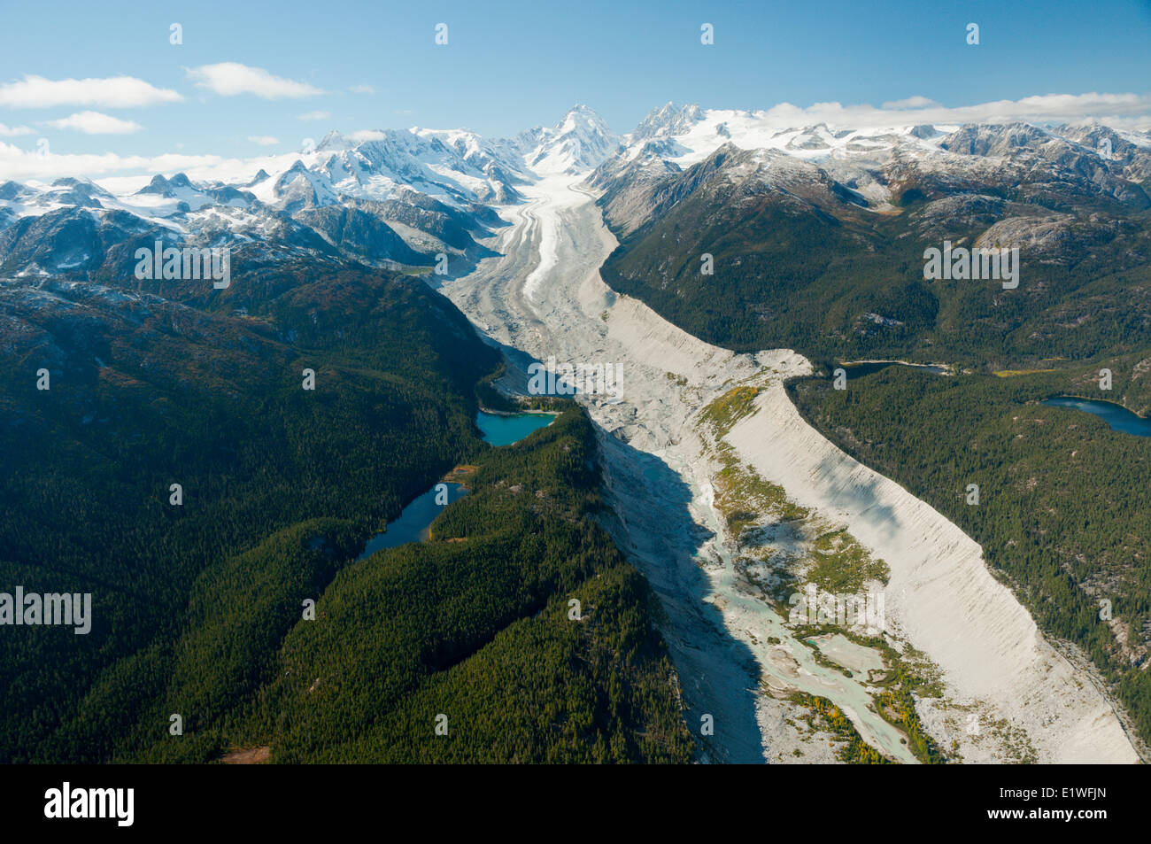 Mount Waddington und Tiedemann Gletscher im Herbst, Britisch-Kolumbien Stockfoto