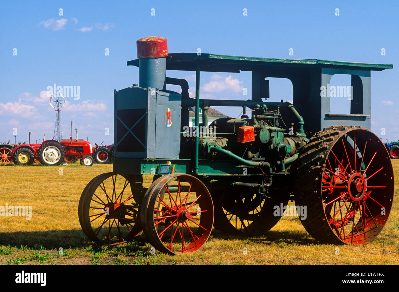 Antike Traktoren, Hektar Pioniermuseum, Irricana, Alberta, Kanada Stockfoto