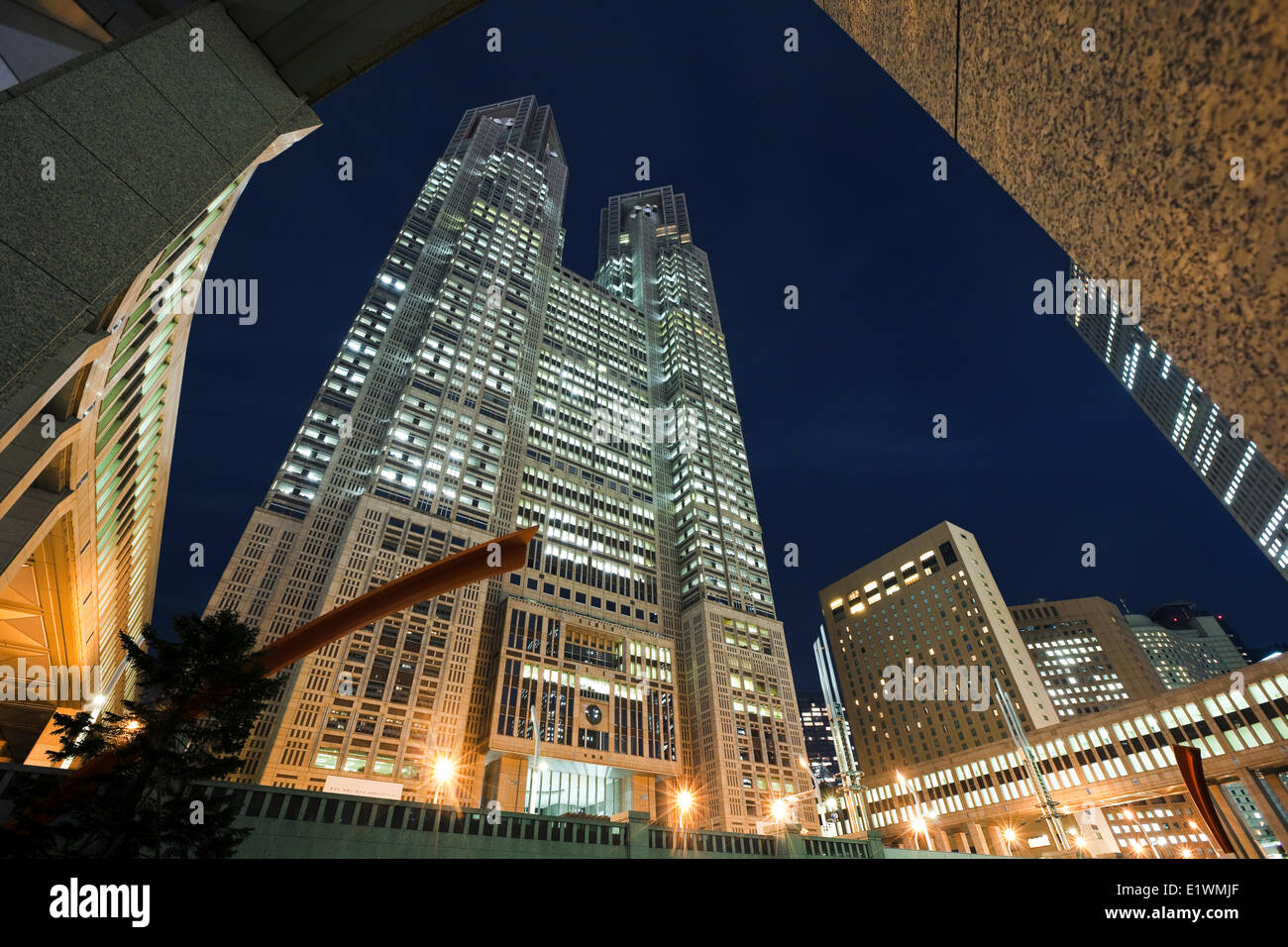 Im Jahr 1991 fertiggestellte Tokios Rathaus, entworfen von Architekt Kenzo Tange, gewann er den Pritzker-Preis, Japan Stockfoto