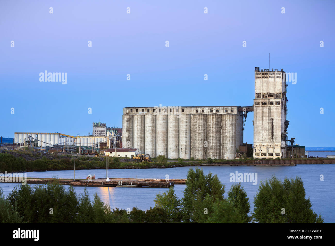 Verlassenes Getreidesilo am Lake Superior, Thunder Bay, Ontario, Kanada Stockfoto