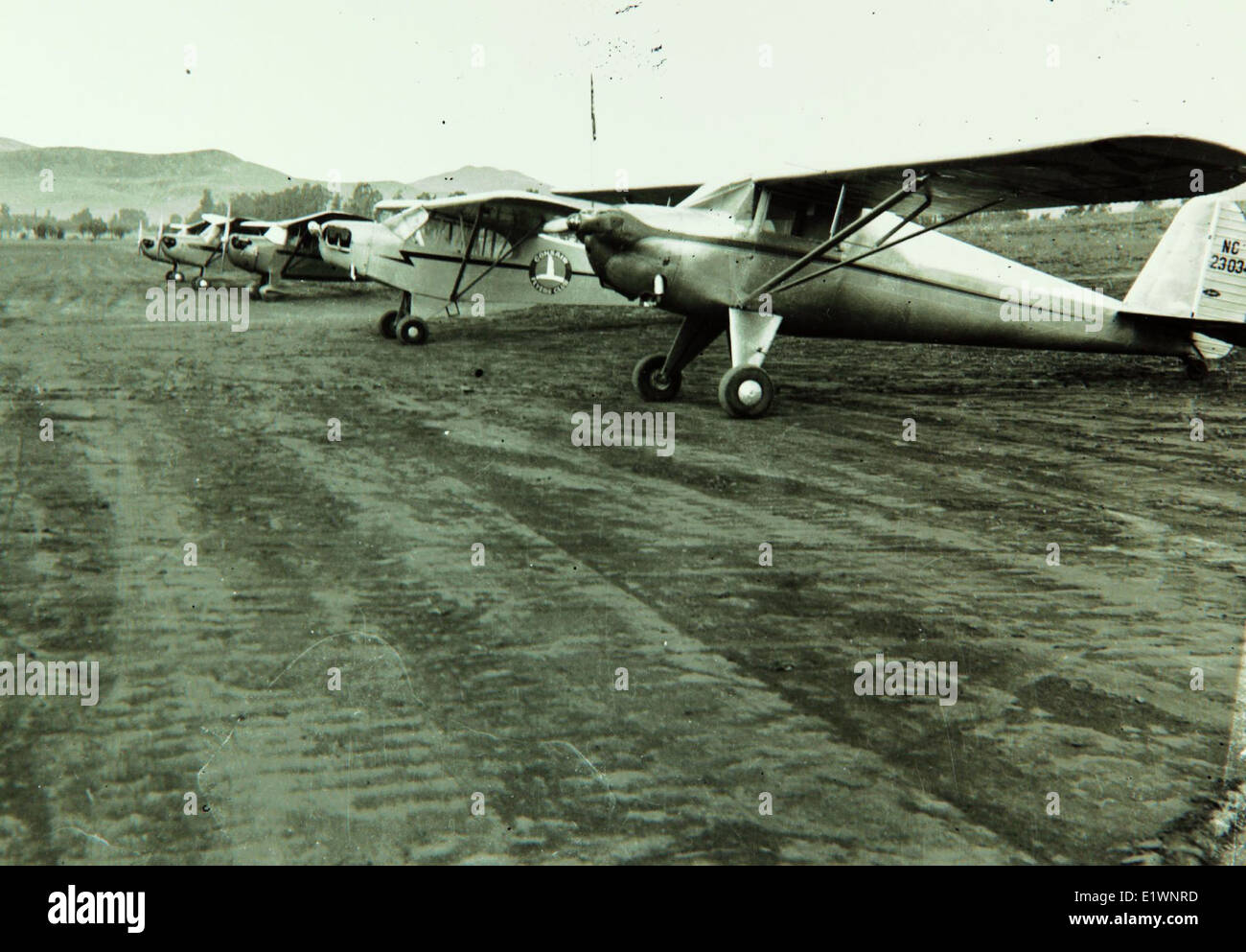 El Cajon, im San Diego County, Kalifornien, ist eine Stadt, die für ihre reiche Geschichte, ihre landwirtschaftlichen Wurzeln und ihre Verbindung zur Luft- und Raumfahrtindustrie bekannt ist. Sowohl im Wohn- als auch im Gewerbesektor hat es Wachstum verzeichnet, während es ein wichtiger Teil der Landschaft Südkaliforniens bleibt. Stockfoto