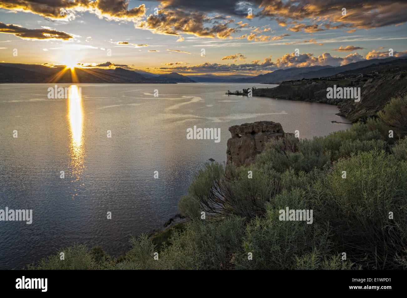 Sonnenuntergang über Okanagan Lake in Naramata, British Columbia, Kanada. Stockfoto