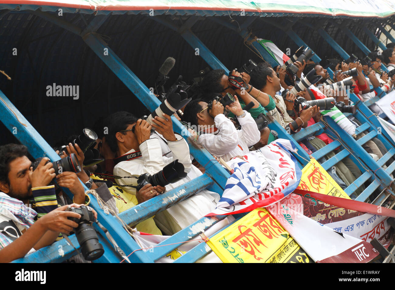 Bangladesch, Nachtschwärmer, marschieren, während a, Rallye, in der Feier, des, Bengali New Year, oder "Pohela Boishakh", in Dhaka, Pahe Stockfoto