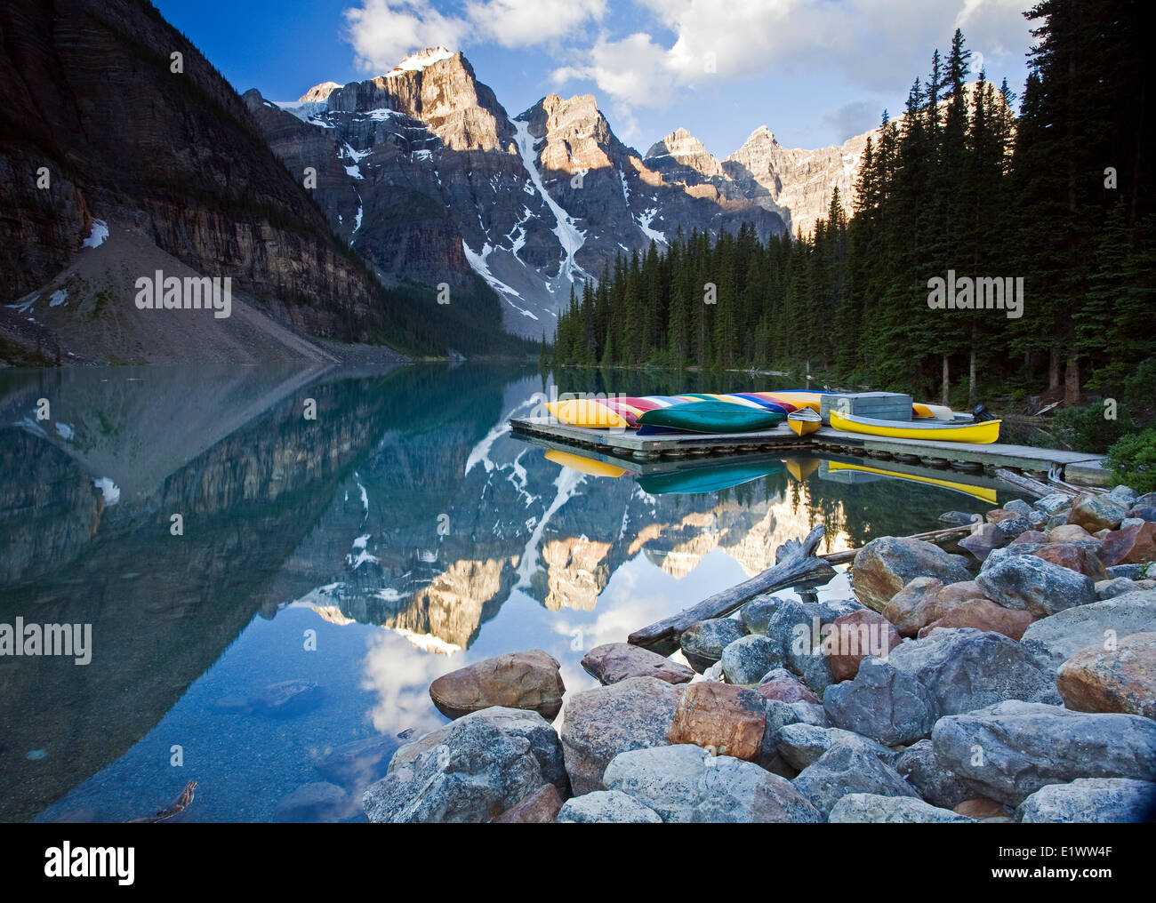 Moraine Lake, Banff Nationalpark, Alberta, Kanada. Stockfoto