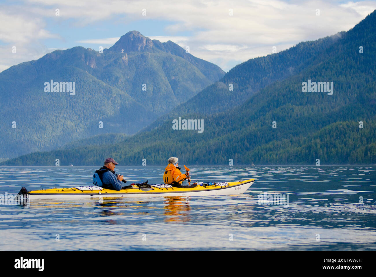 Kajak, Johnstone Strait, Vancouver Island, British Columbia, Kanada. MR 014 Stockfoto