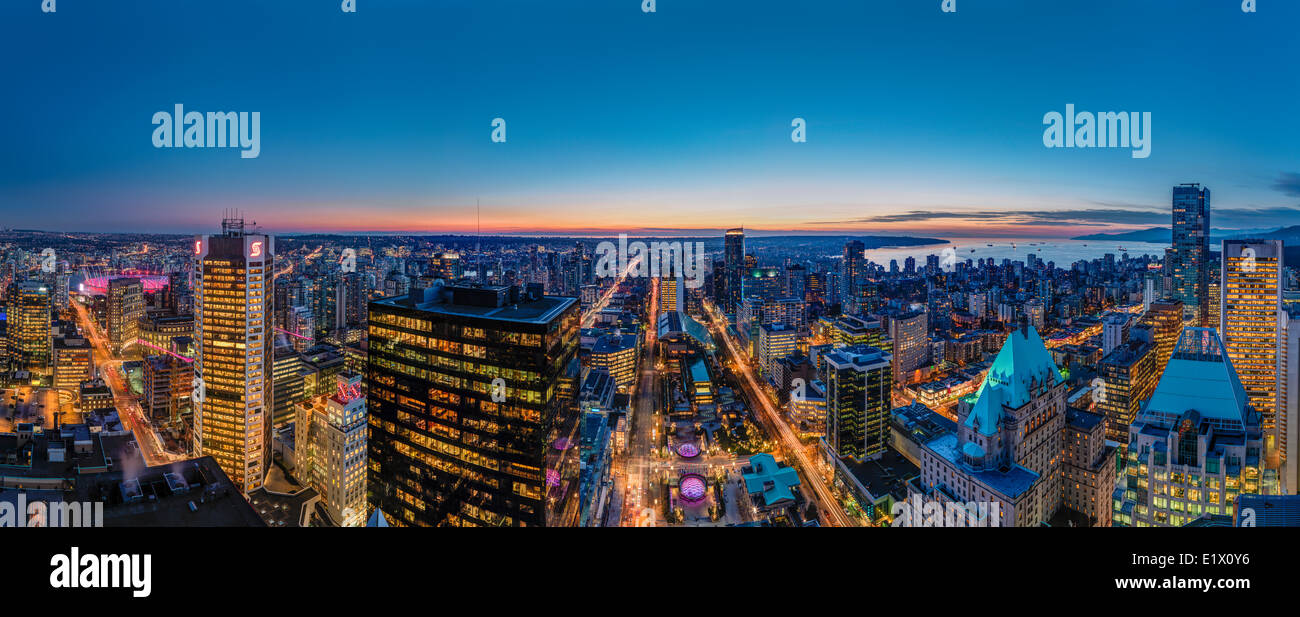 Skyline von Vancouver, Blick nach Süd-west, unten Howe und Hornby Street, Vancouver, Britisch-Kolumbien, Kanada Stockfoto