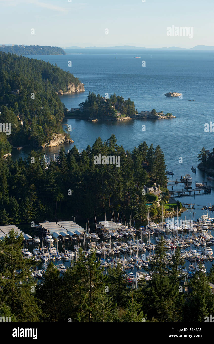 Adler-Hafen-Yacht-Club und Eagle Island, West Vancouver. Vancouver, Küste & Bergregion. British Columbia, Kanada Stockfoto
