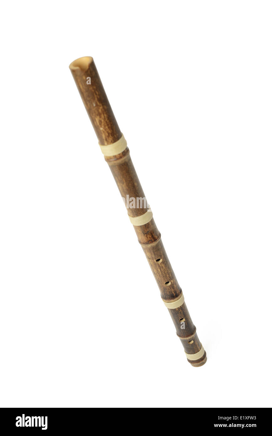 Koreanische traditionelle Instrument namens Danso, isoliert auf weiss Stockfoto
