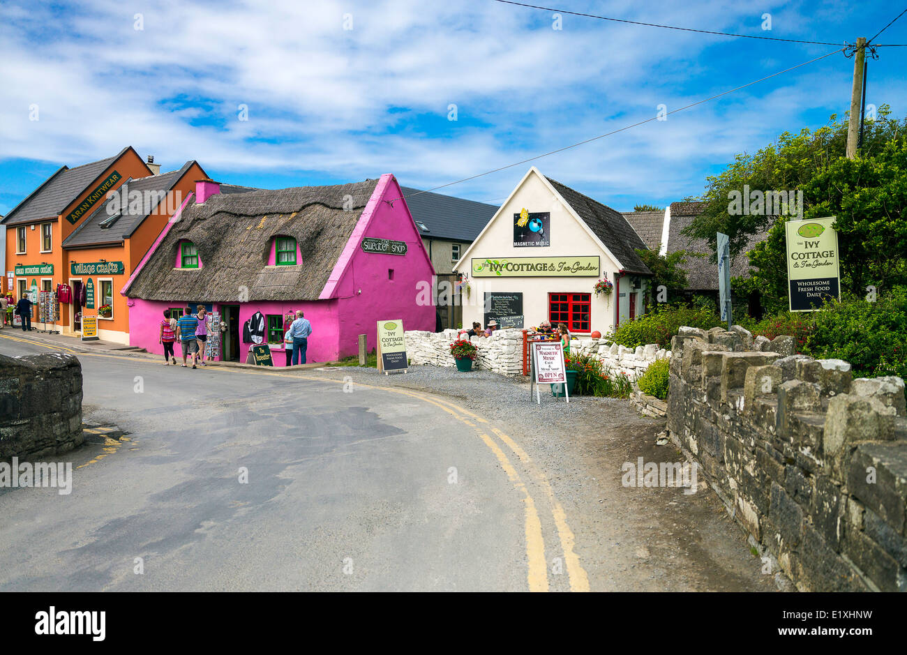Irland, Galway County, bunten Häusern des Dorfes Doolin Stockfoto
