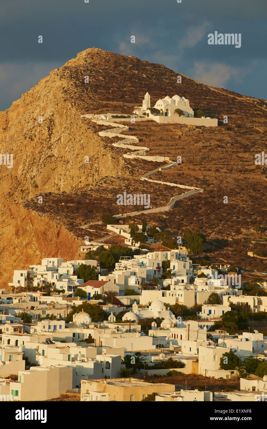 Griechenland, Kykladen-Inseln, Folegandros, Hora Dorf und Kirche Panagia Kimissis Stockfoto