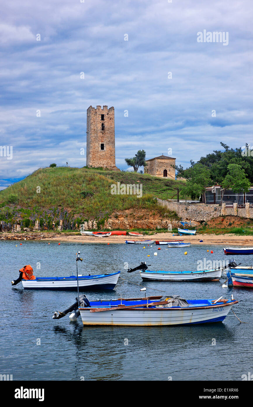 Der Turm des Heiligen Paulus ("Agios Pavlos") in Nea Fokea, Halbinsel Kassandra, Chalkidiki ("Chalkidiki"), Mazedonien, Griechenland. Stockfoto