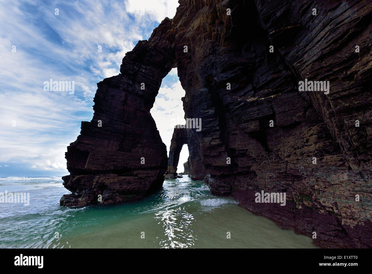 Spanien, Galicien: Rock-Bögen am Strand von Doms Stockfoto