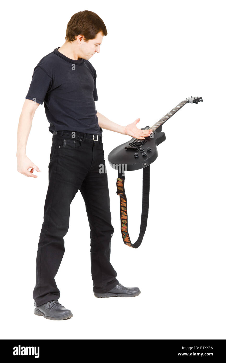 Virtuoser Gitarrist, gekleidet in schwarz Stockfoto