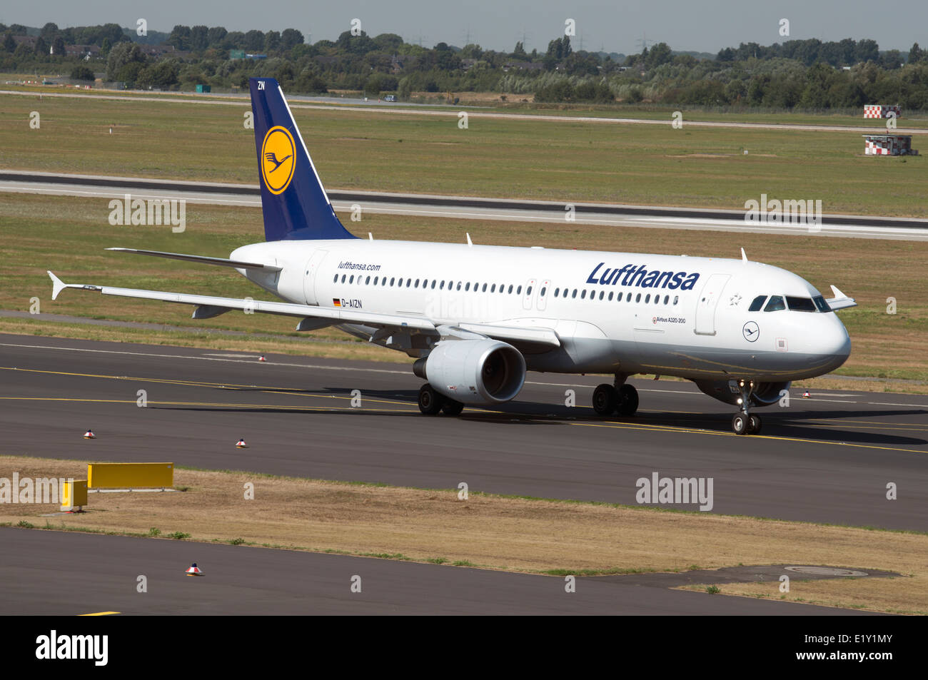 Lufthansa Airbus A320-200 Verkehrsflugzeug, Düsseldorf, Deutschland. Stockfoto