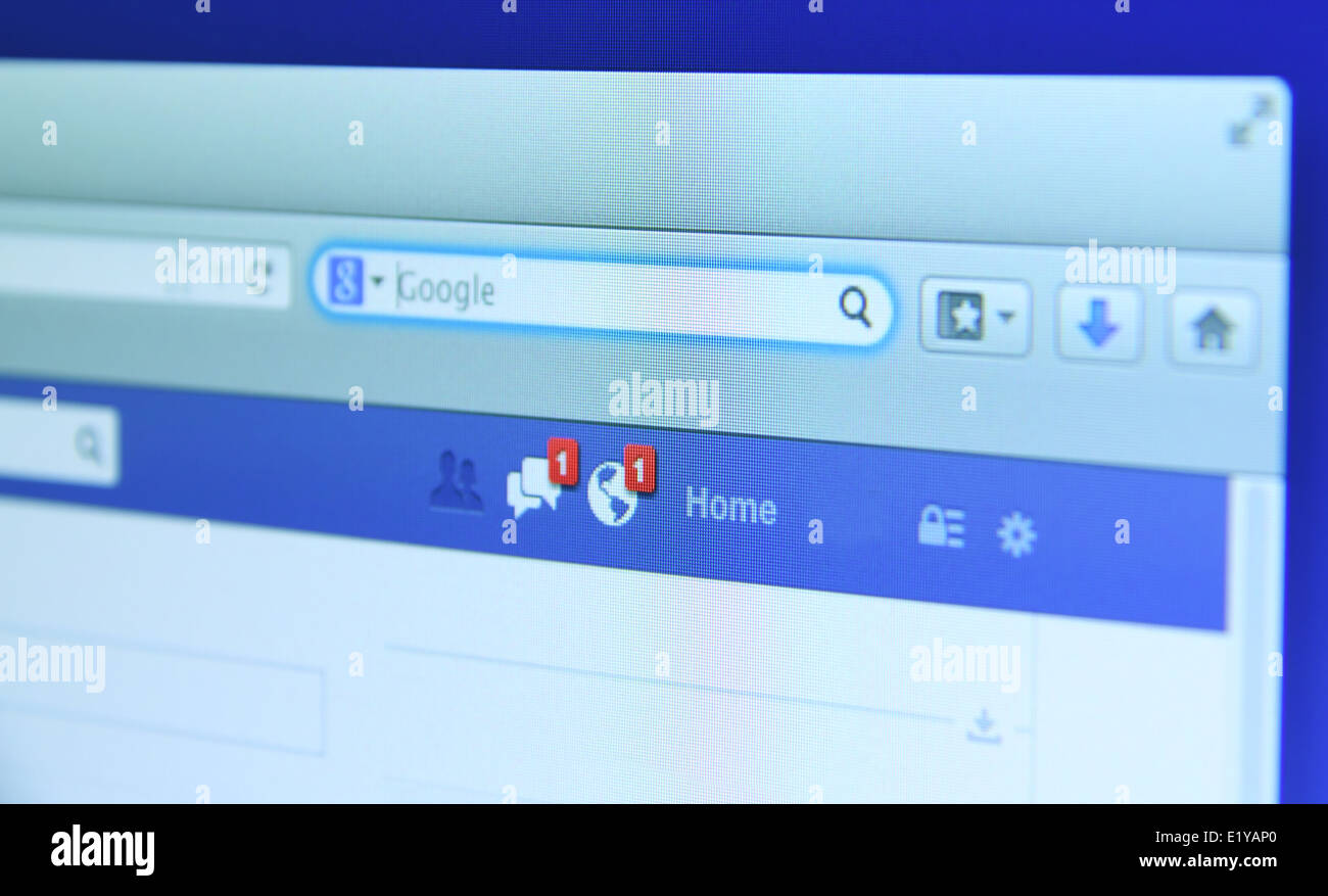Foto von Facebook Homepage auf einem Bildschirm. Ab heute ist Facebook das größte social-Media-Netzwerk im web Stockfoto